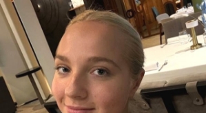 Евгения Хорошева улетела в Дубай, оставив мужа с Луковкиным