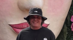 Евгений Кузин улетел на свой день рождение в Таиланд