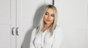 Элина Рахимова осуждает методы воспитания своей мамы