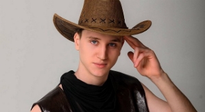 Евгений Сидоров целый месяц «водил за нос» Каролину Салтыкову