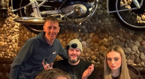 Альберт Гракович познакомил Ксению Карпову с друзьями