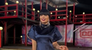 Нелли Ермолаева хвастается премией «Лучшая телеведущая»