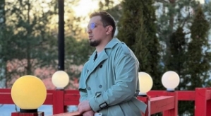 Руслан Асланов слишком рано стал троллит Элину Рахимову