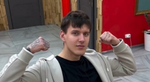 Степан Карпов на все 100% уверен в своей неотразимости