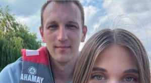 Алексей Ванин делает счастливой Анастасию Ситникову