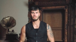Сергей Хорошев пытается найти свой паспорт